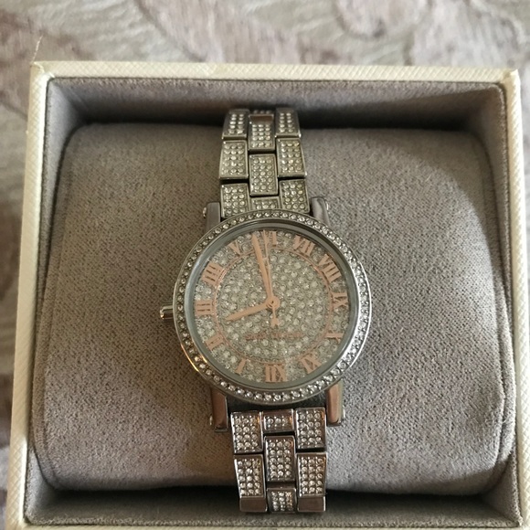 Michael Kors watch - Picture 2 of 3